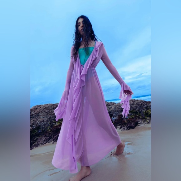 Blackmilk Other - BLACKMILK Ocean Flower Flouncy ROBE!